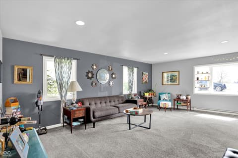 Living room at 21080 Six Points Road, Sheridan, IN