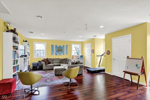 Living room at 21080 Six Points Road, Sheridan, IN
