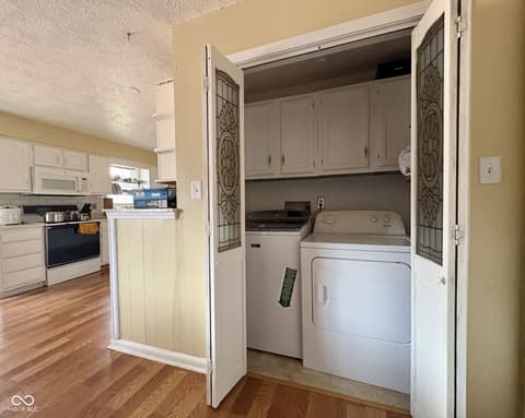 Laundry room at 4147 W Fairview Road, Greenwood, IN