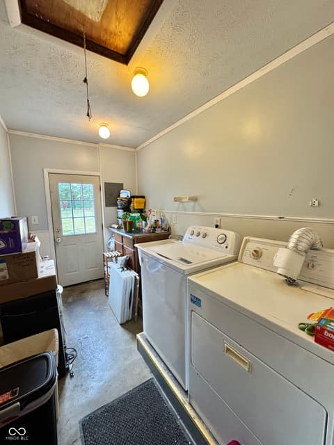Laundry room at 7024 W US Highway 36, Danville, IN