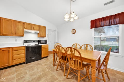 Photo of 631 N Shore Boulevard, Franklin, IN