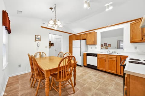 Photo of 631 N Shore Boulevard, Franklin, IN
