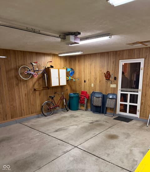 Photo of 631 N Shore Boulevard, Franklin, IN