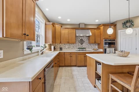 Photo of 15870 Connecticut Avenue, Fishers, IN