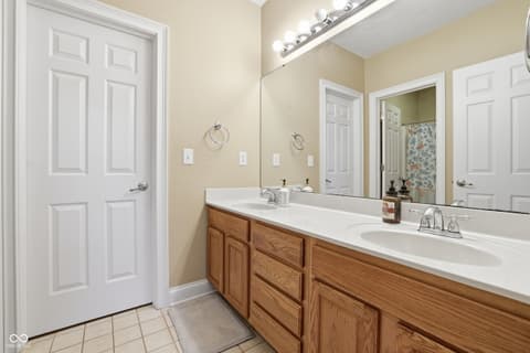 Photo of 15870 Connecticut Avenue, Fishers, IN