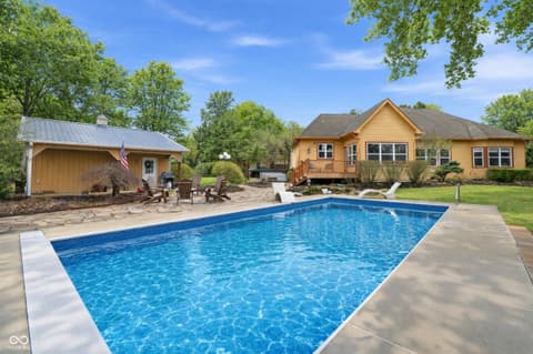 Photo of 15870 Connecticut Avenue, Fishers, IN