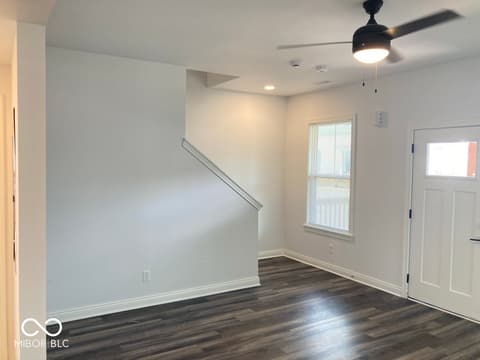 Foyer at 117 N Hamilton Street, Shelbyville, IN