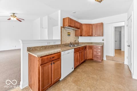 Photo of 2212 Southlake Avenue E, Greenwood, IN