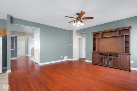 Living room at 2910 Parkview Drive, Columbus, IN