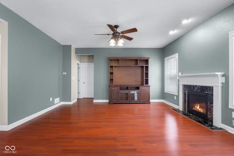 Living room at 2910 Parkview Drive, Columbus, IN