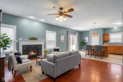 Living room at 2910 Parkview Drive, Columbus, IN