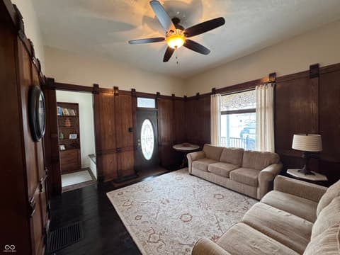 Photo of 102 N Meridian Street, Roachdale, IN
