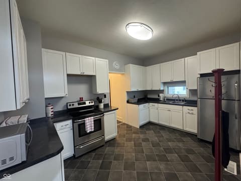 Photo of 102 N Meridian Street, Roachdale, IN