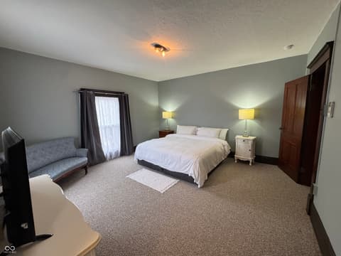 Photo of 102 N Meridian Street, Roachdale, IN