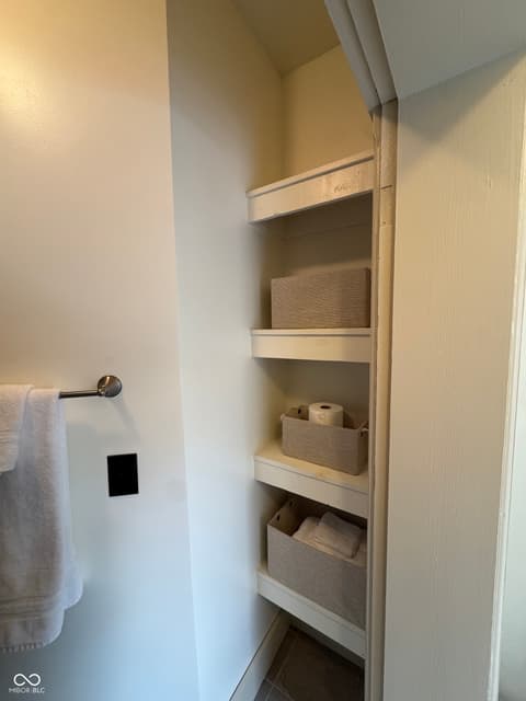 Photo of 102 N Meridian Street, Roachdale, IN