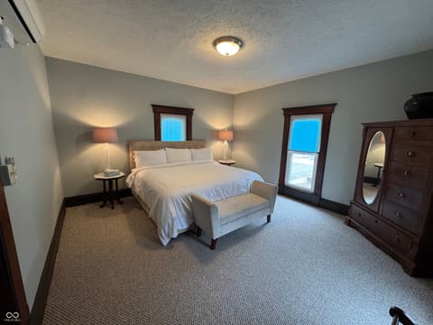 Photo of 102 N Meridian Street, Roachdale, IN
