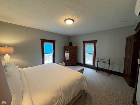 Photo of 102 N Meridian Street, Roachdale, IN