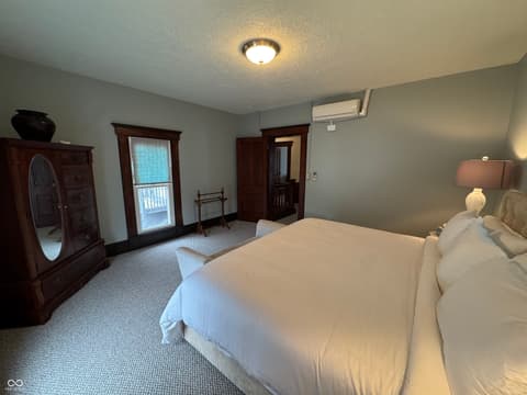 Photo of 102 N Meridian Street, Roachdale, IN