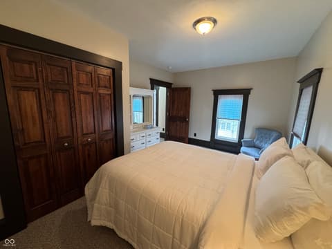 Photo of 102 N Meridian Street, Roachdale, IN