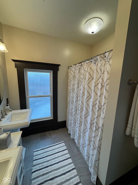 Photo of 102 N Meridian Street, Roachdale, IN