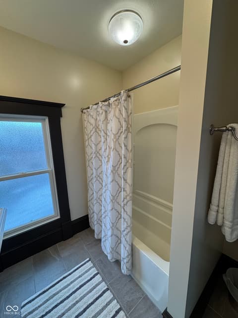 Photo of 102 N Meridian Street, Roachdale, IN
