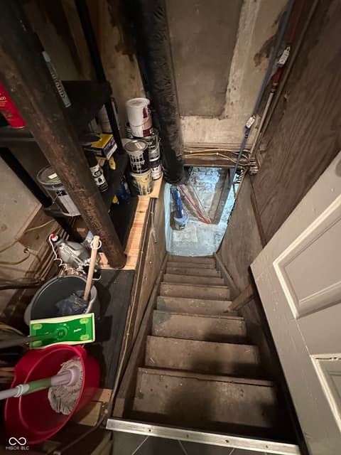 Photo of 102 N Meridian Street, Roachdale, IN