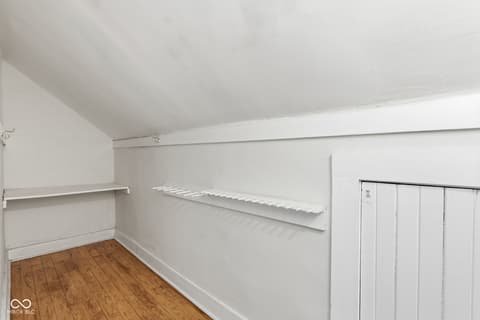 Walk In Closets — 1207 Van Buskirk Road, Anderson, IN