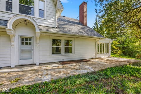 Outdoor living area at 1207 Van Buskirk Road, Anderson, IN
