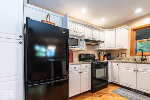 Photo of 9002 E Agate Avenue, Nashville, IN