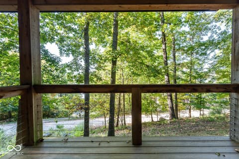 Photo of 9002 E Agate Avenue, Nashville, IN
