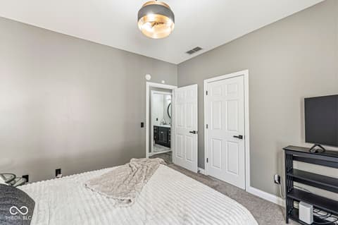Photo of 8136 Gwinnett Place, Indianapolis, IN