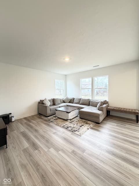 Photo of 1560 Covington Boulevard, Franklin, IN