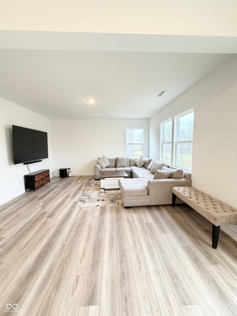 Photo of 1560 Covington Boulevard, Franklin, IN