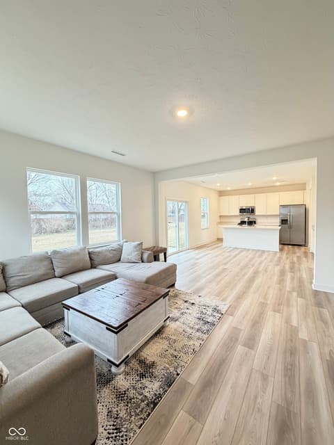 Photo of 1560 Covington Boulevard, Franklin, IN