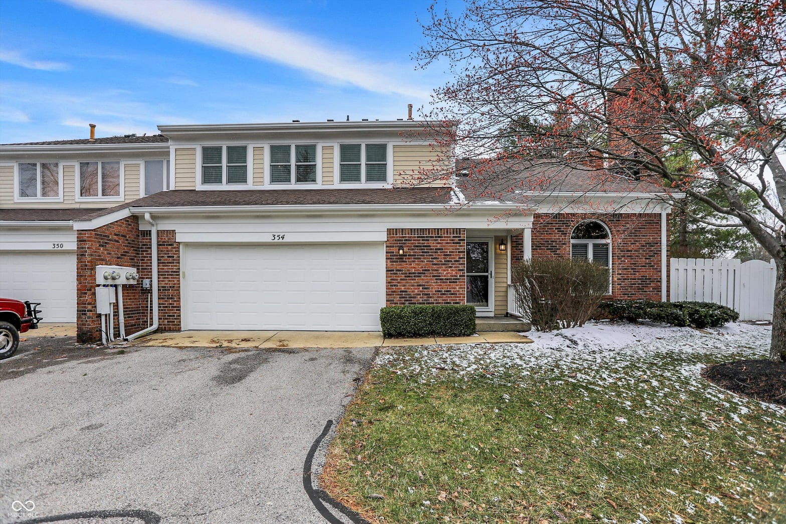 Photo of 354 Dominion Drive, Zionsville, IN