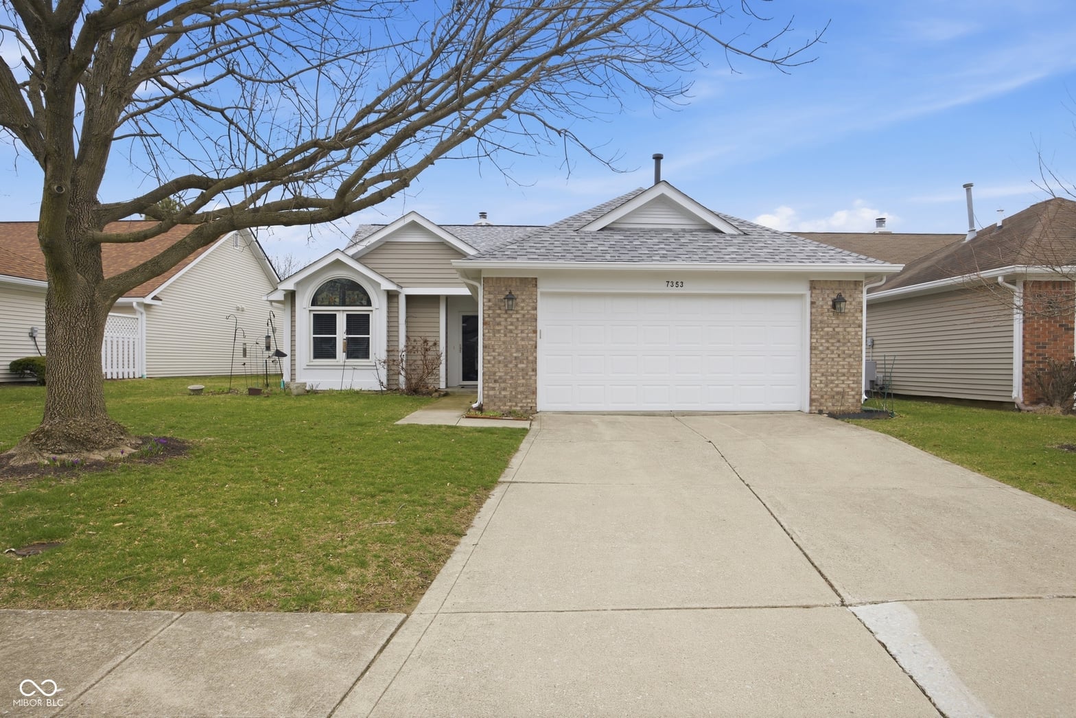 Front exterior at 7353 Brackenwood Circle S, Indianapolis, IN