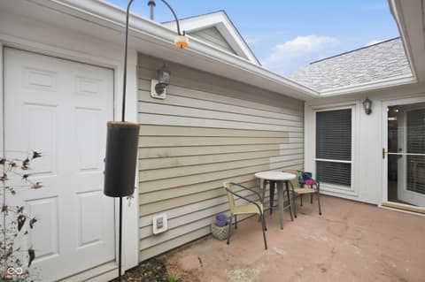 Atrium — 7353 Brackenwood Circle S, Indianapolis, IN