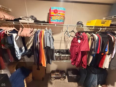 Walk In Closets — 8404 W County Road 225 S, Medora, IN