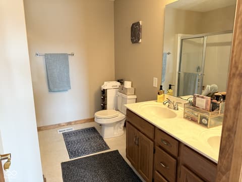 Primary bathroom at 7516 Kilbarron Circle, Indianapolis, IN