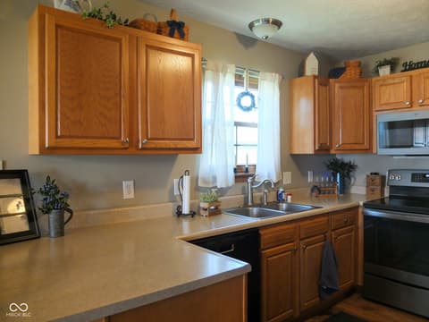 Photo of 31 Hickory Lane S, Crawfordsville, IN