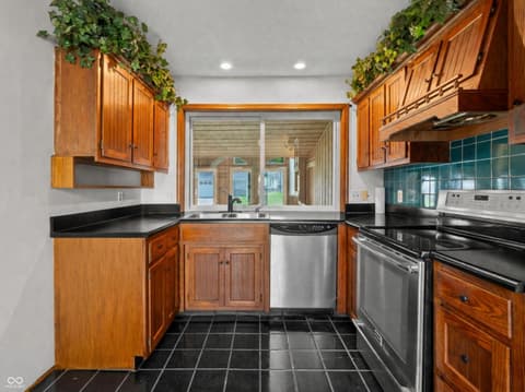 Kitchen at 4110 W Squire Court, Muncie, IN