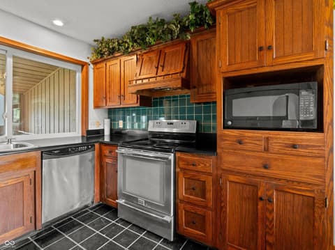 Kitchen at 4110 W Squire Court, Muncie, IN