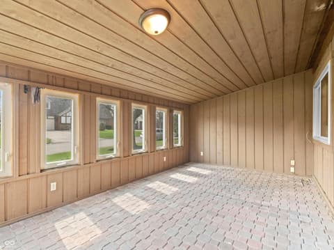 Bonus room at 4110 W Squire Court, Muncie, IN