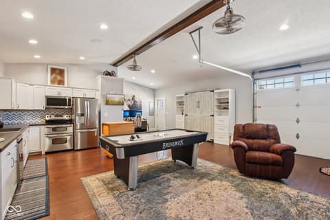 Photo of 7135 N County Road 300 W, Lizton, IN