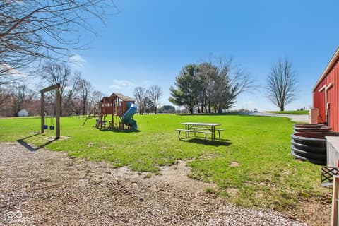Photo of 7135 N County Road 300 W, Lizton, IN