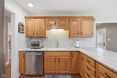 Photo of 209 N Copperwood Court, Muncie, IN