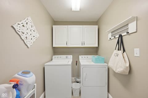 Photo of 209 N Copperwood Court, Muncie, IN