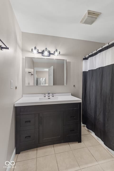 Photo of 237 N 8th Avenue, Beech Grove, IN