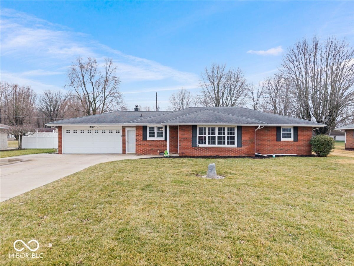 Photo of 257 E 75th Street, Anderson, IN