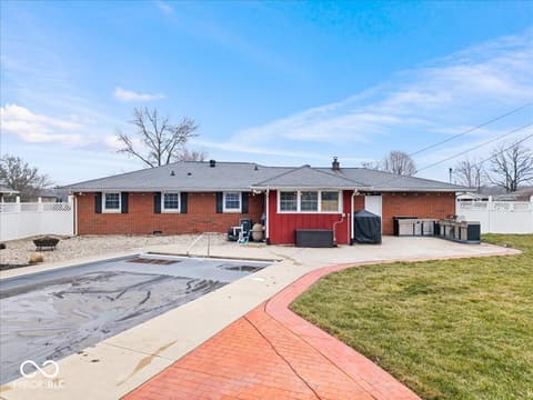 Photo of 257 E 75th Street, Anderson, IN